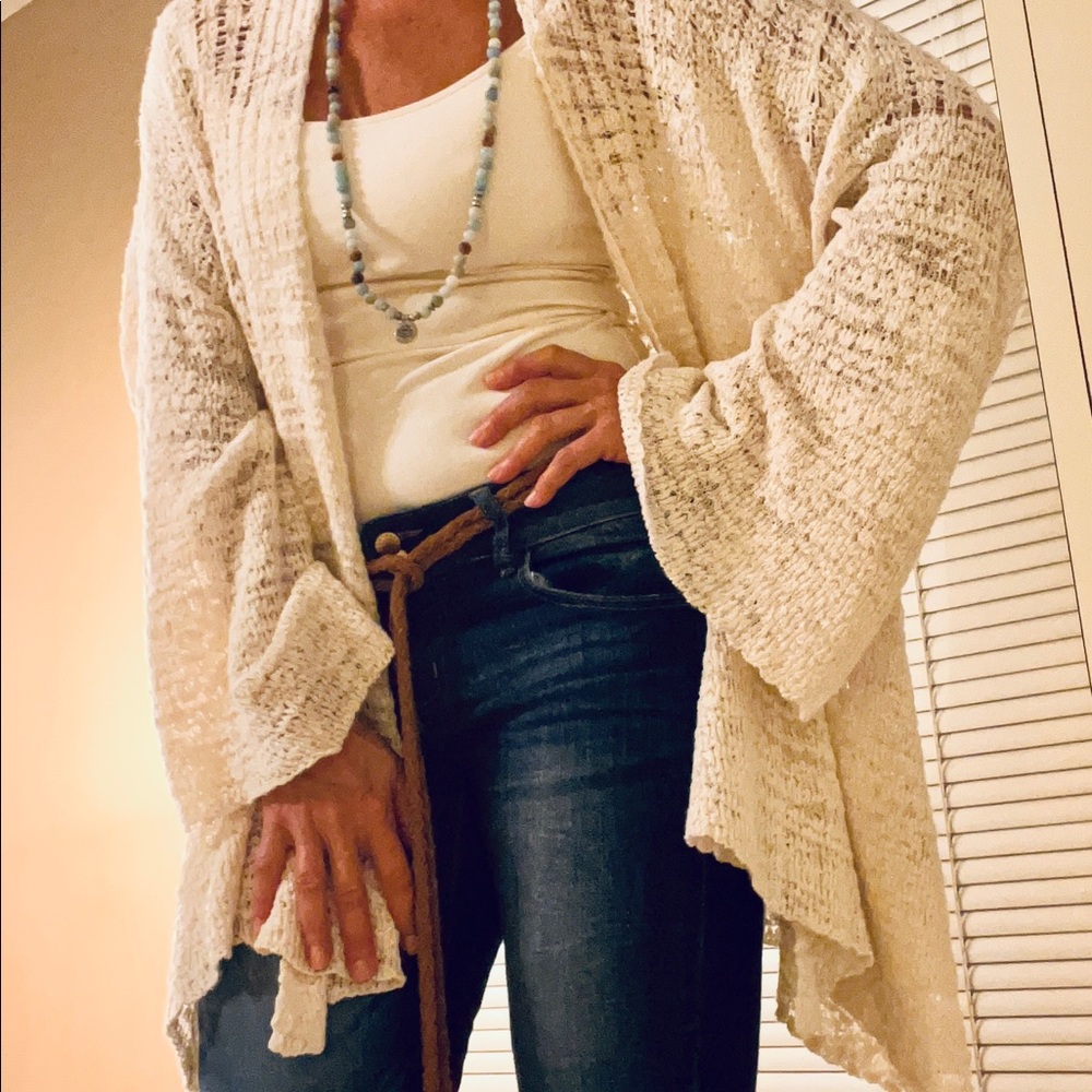 Free people comfy cream wide sleeve cotton sweater. Perfect condition NWOT szS
